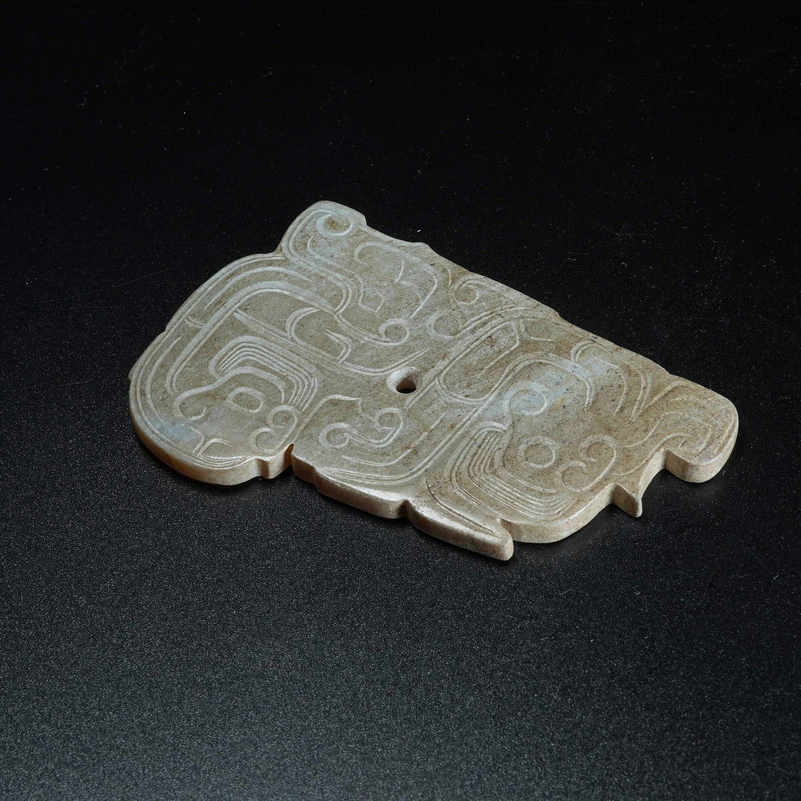 A ANCIENT JADE PENDANT WITH DRAGON PATTERNS - 6
