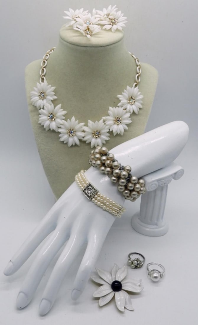 CORO DAISY SET AND MORE (1 of 5)