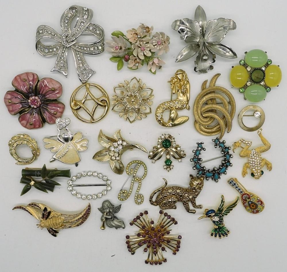 (25) VINTAGE BROOCHES: (25) VINTAGE BROOCHES