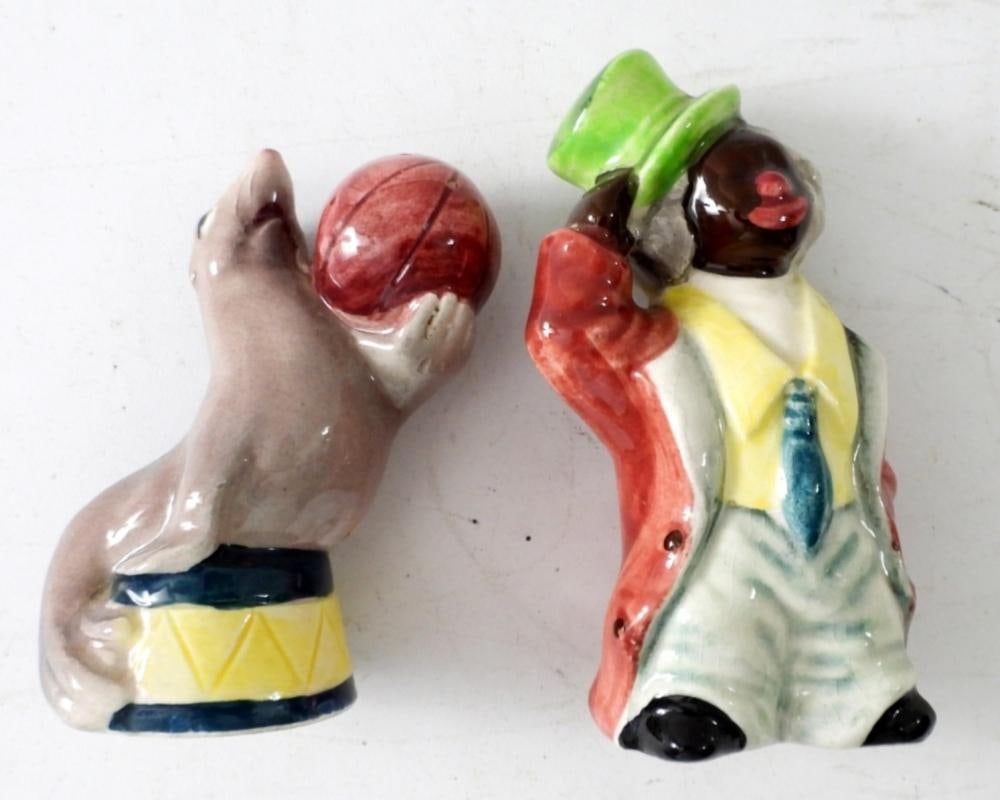 VINTAGE CLOWN & SEAL SALT & PEPPER SHAKERS: VINTAGE CLOWN & SEAL SALT & PEPPER SHAKERS