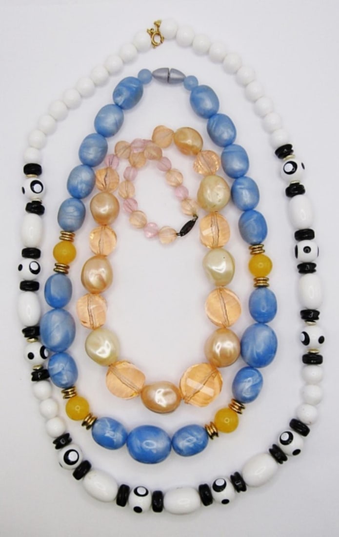 (3) CHUNKY BEADED STATEMENT NECKLACES: (3) CHUNKY BEADED STATEMENT NECKLACES