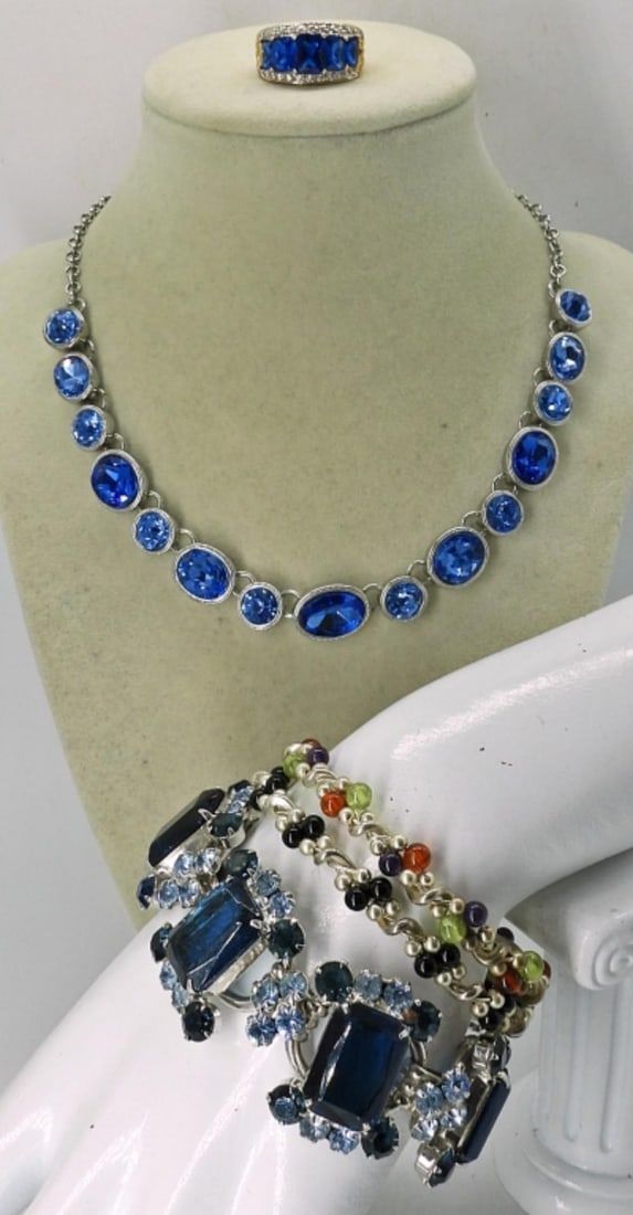 SAPPHIRE BLUE GEMSTONE LOT (1 of 4)