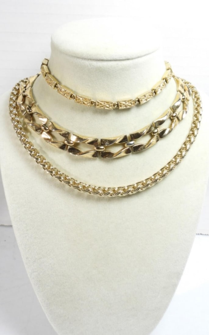 TRIFARI & MONET GOLD TONE NECKLACES (1 of 2)