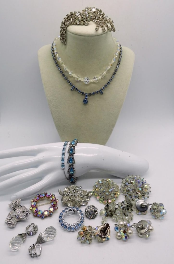 RHINESTONES & CRYSTALS: RHINESTONES & CRYSTALS