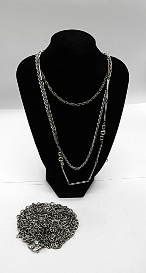 (4) VINTAGE NECKLACE LOT: (4) VINTAGE NECKLACE LOT