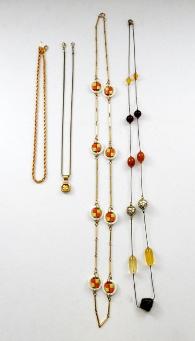 (4) VINTAGE BEADED & CHAIN NECKLACES: (4) VINTAGE BEADED & CHAIN NECKLACES