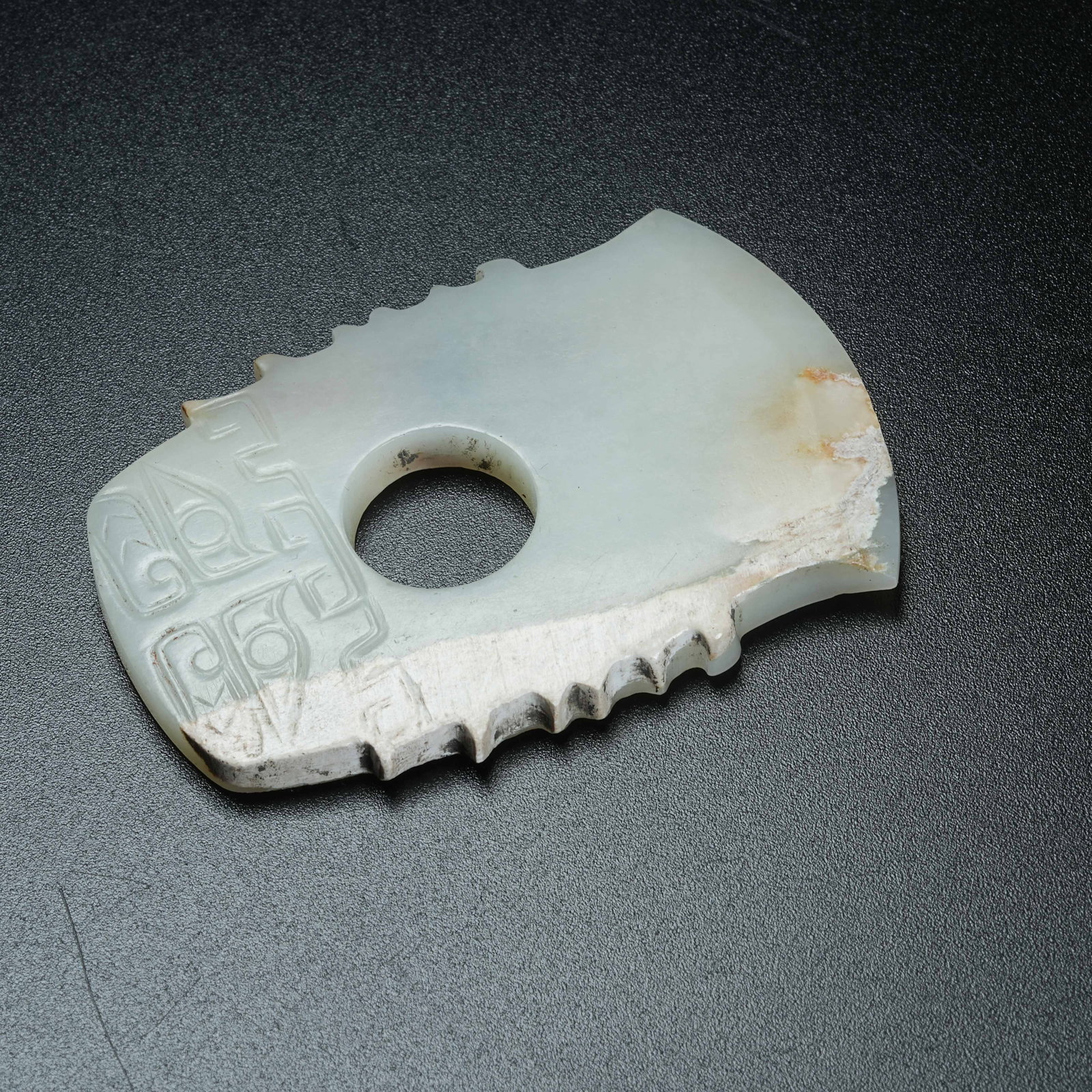 A ANCIENT JADE AXE WITH BEAST MASK PATTERN - 7