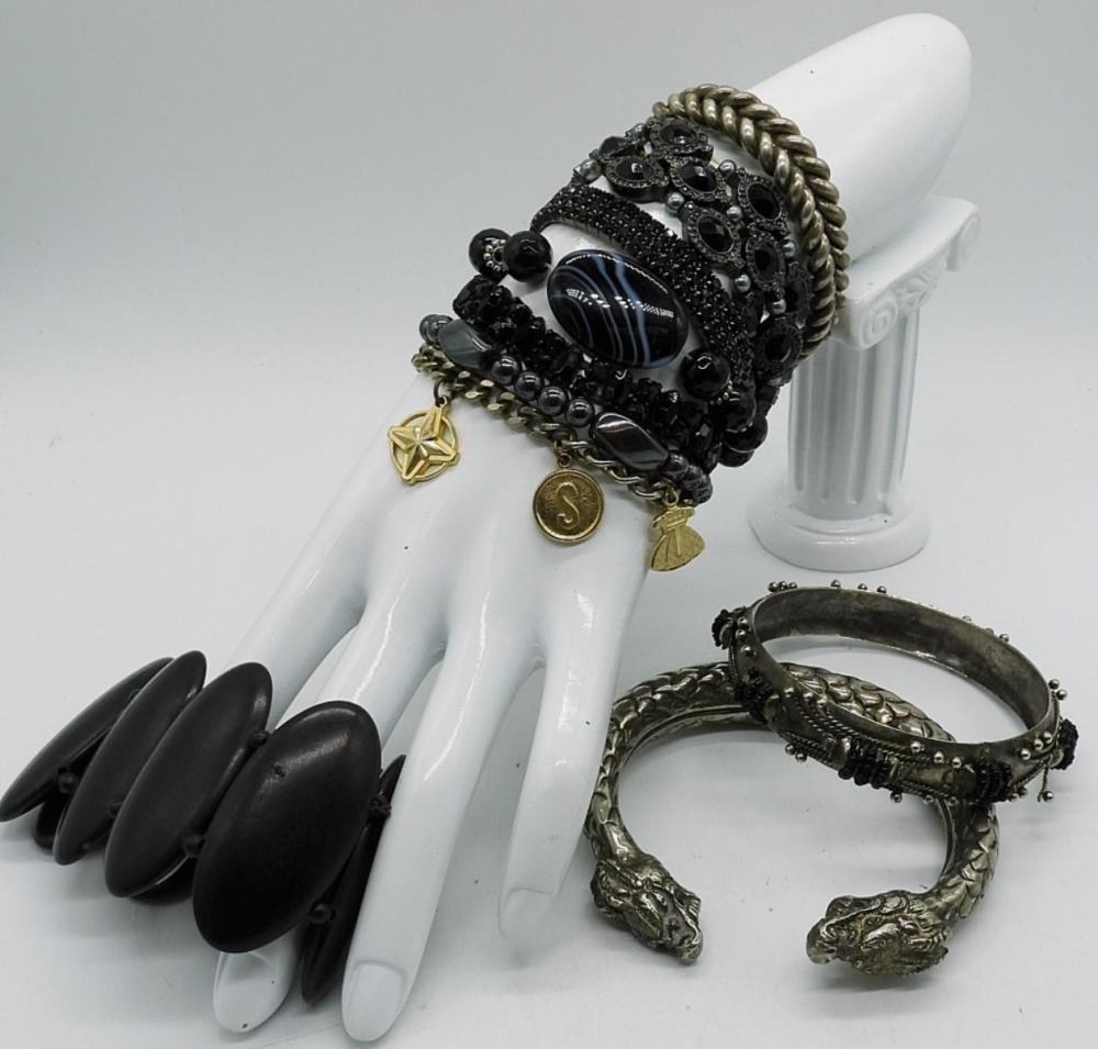 (10) BLACK / SILVERTONE BRACELETS: (10) BLACK / SILVERTONE BRACELETS