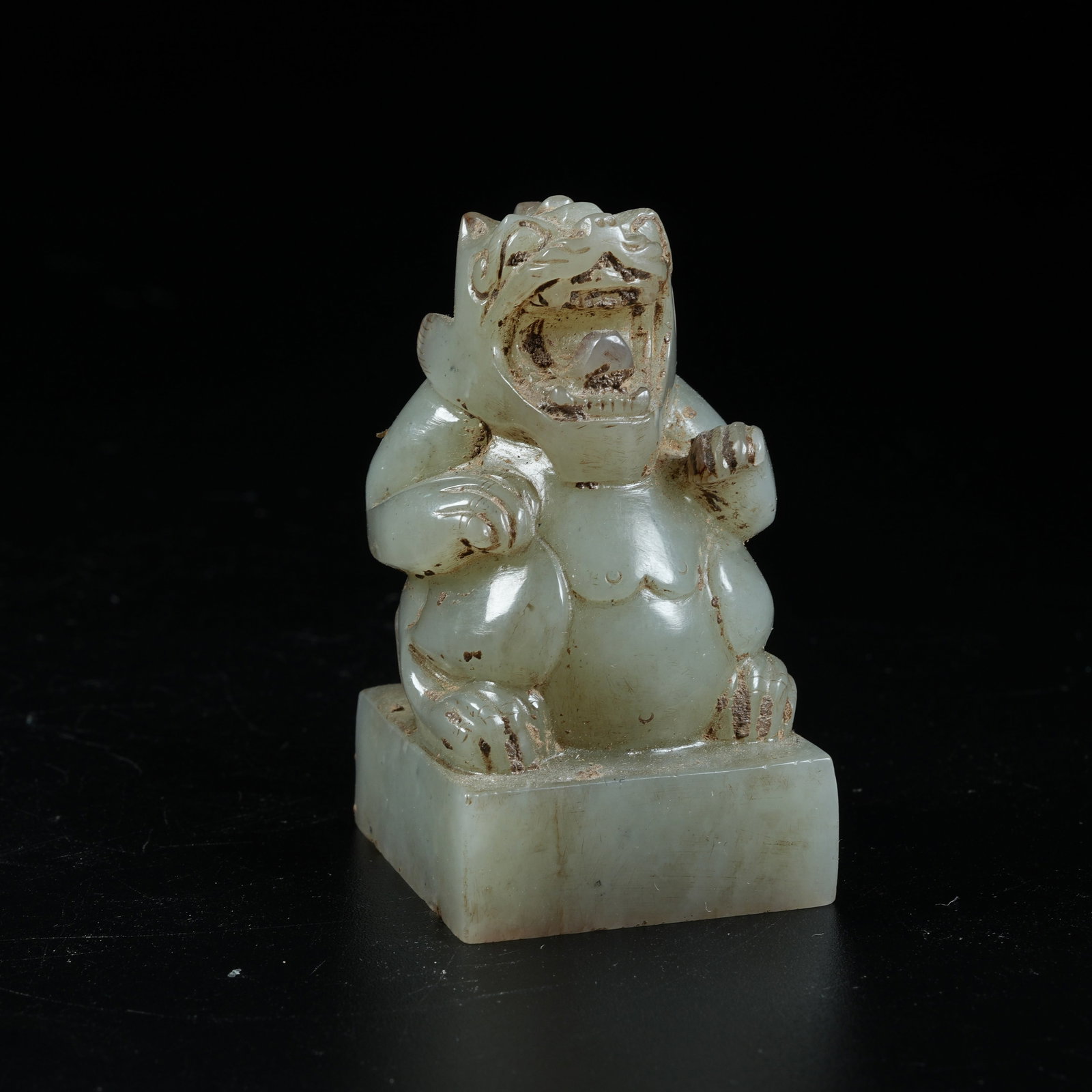 A ANCIENT JADE SEAL WITH DIVINE BEAST KNOB: Ancient Jade Seal with Divine Beast Knob