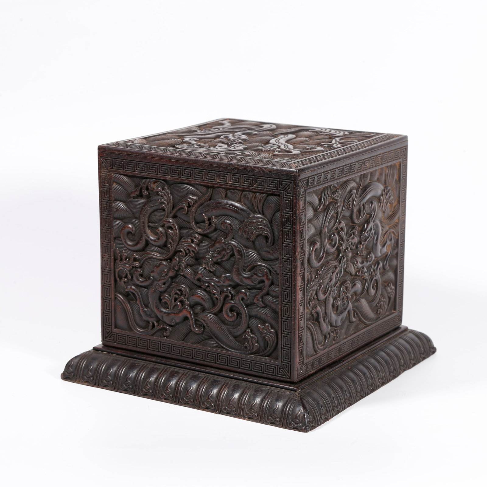 A DRAGON?PATTERN SEAL BOX CARVED IN ZITAN WOOD (1 of 9)