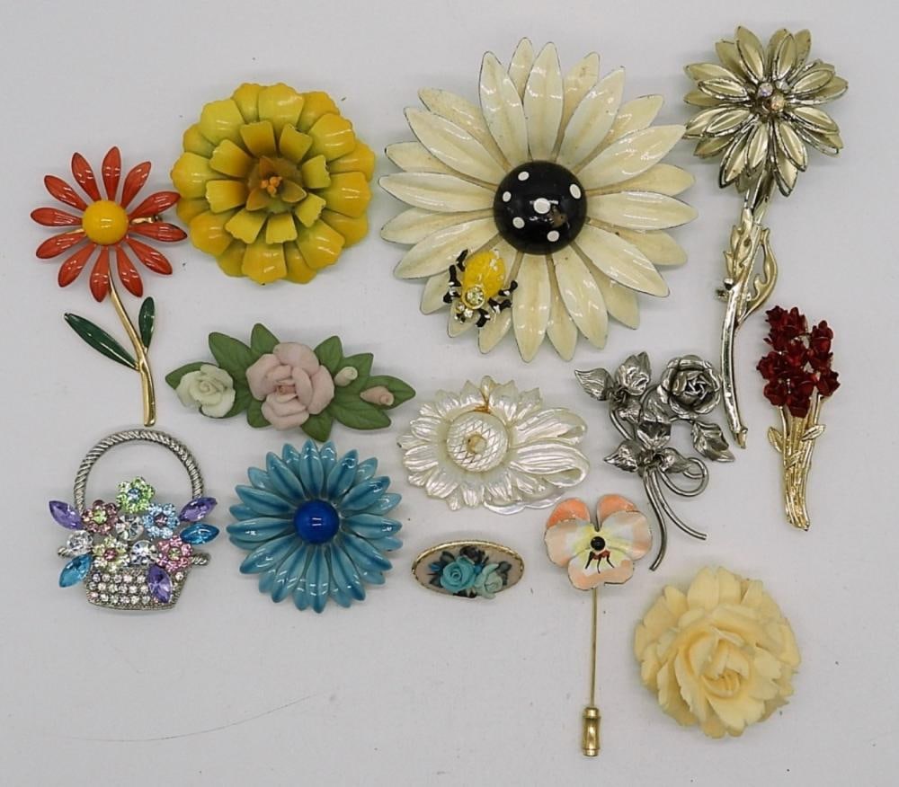 (13) VINTAGE FLOWER BROOCHES: (13) VINTAGE FLOWER BROOCHES