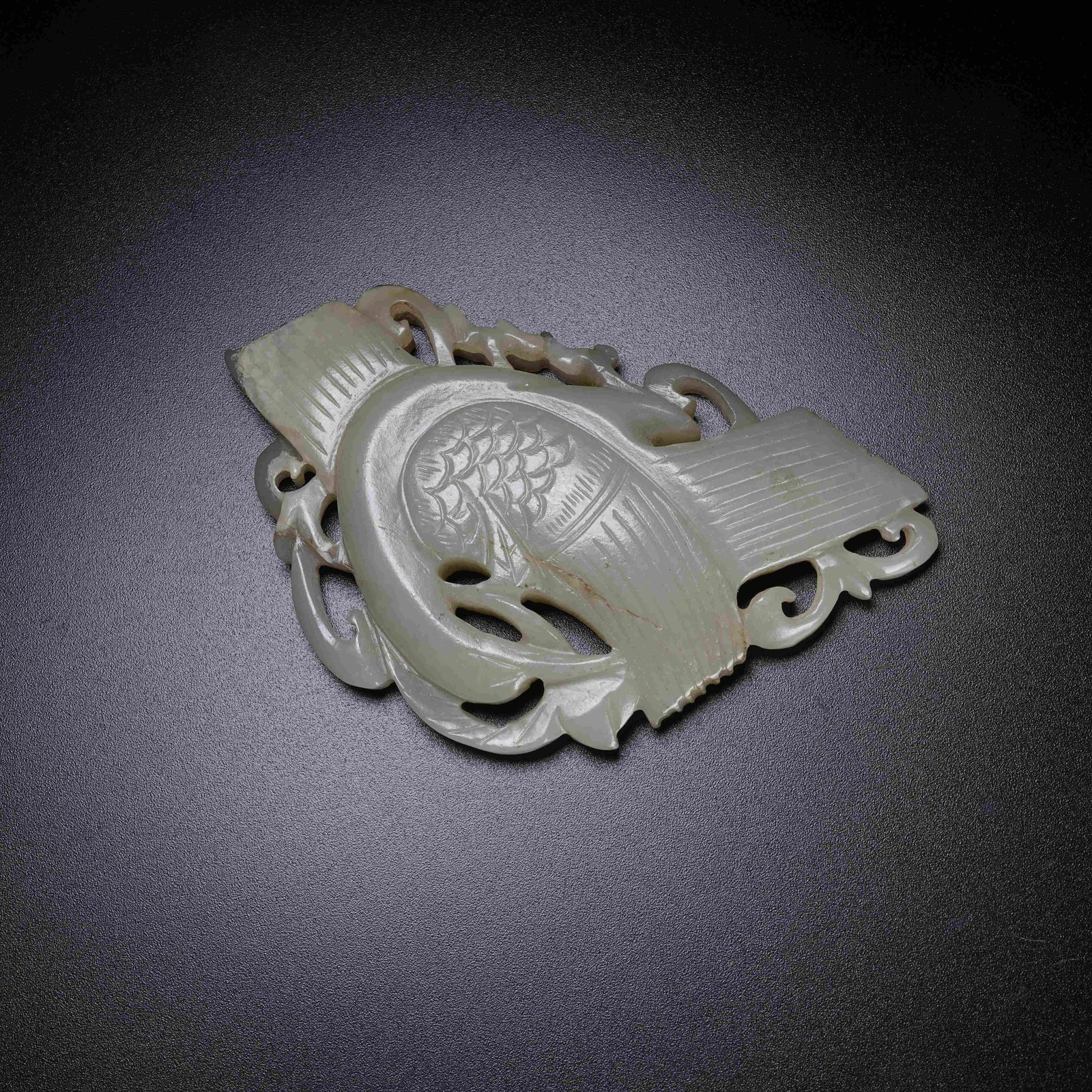 A HETIAN JADE SWAN BELT ORNAMENT: Hetian Jade Swan Belt Ornament