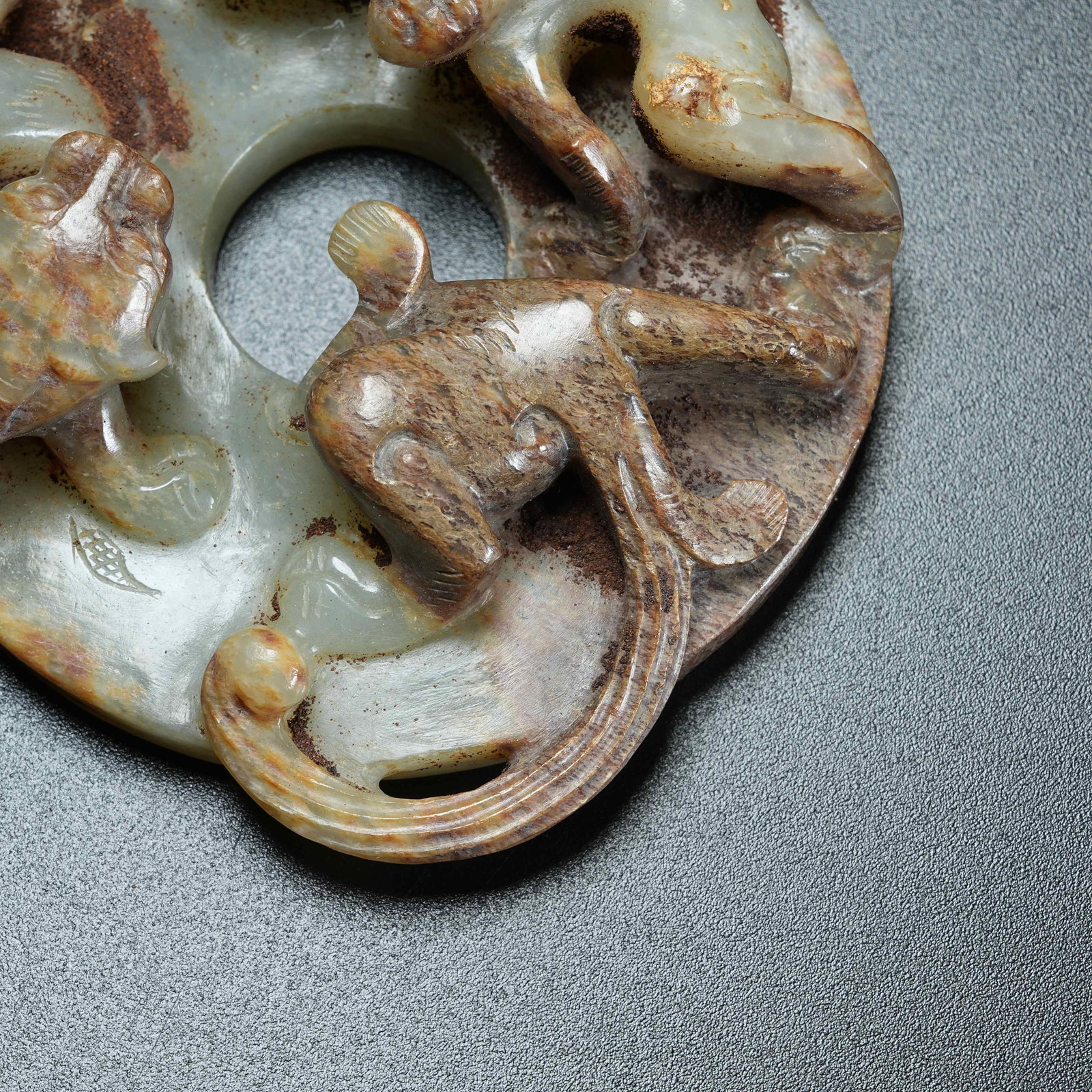 A ANCIENT JADE SURROUNDING BI DISC WITH CHI DRAGON PATTERN - 2