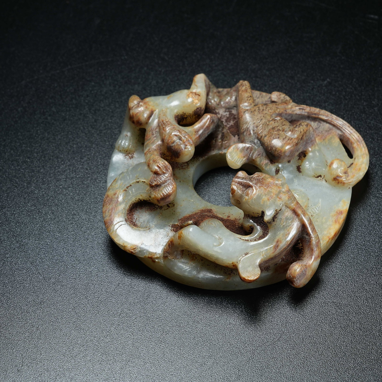 A ANCIENT JADE SURROUNDING BI DISC WITH CHI DRAGON PATTERN - 8