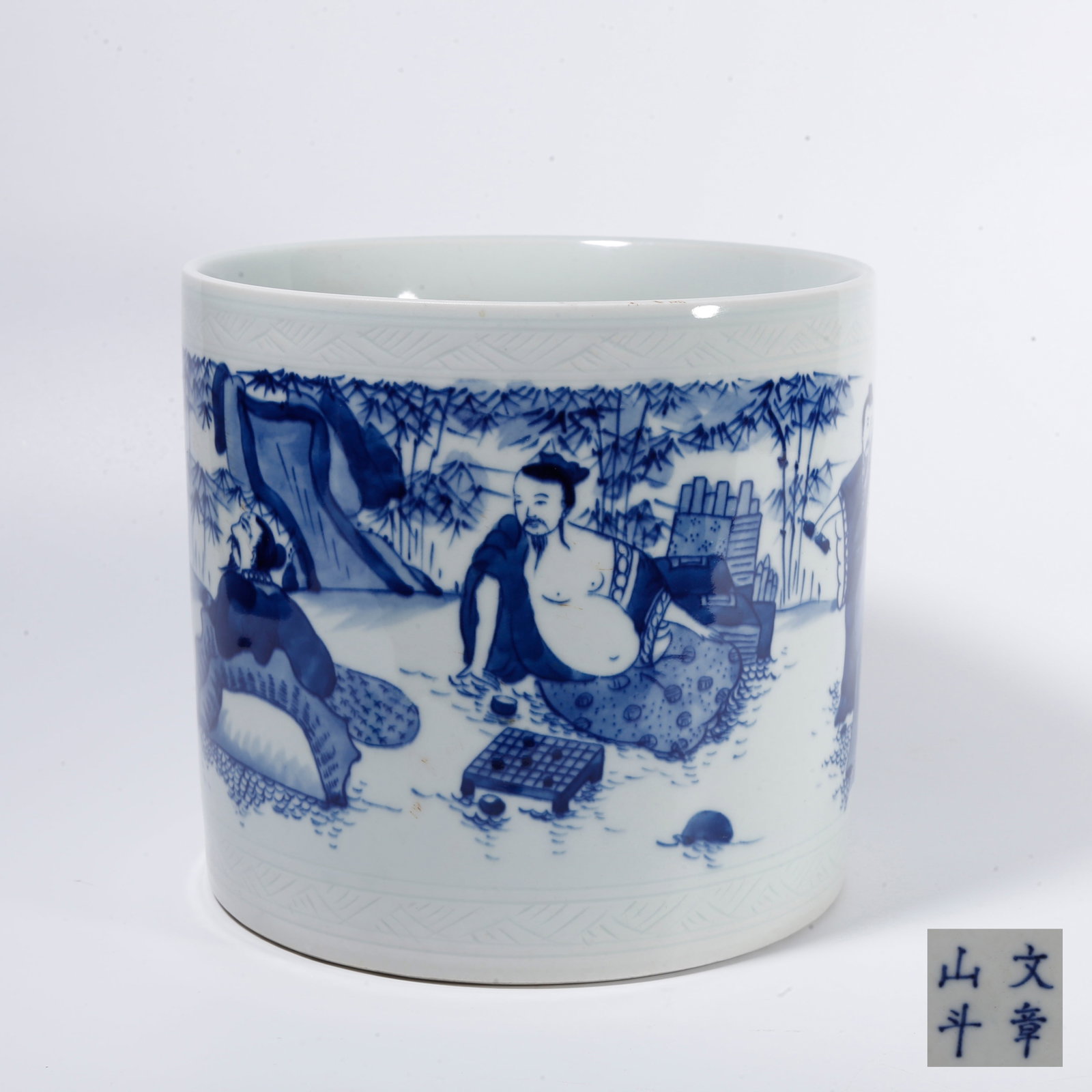 A BLUE?AND?WHITE BRUSH POT WITH FIGURE?STORY PATTERN: Blue?and?white brush pot with figure?story pattern