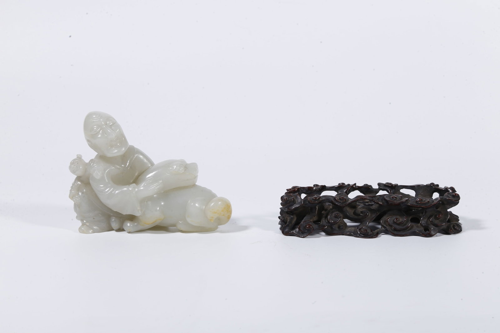 A HETIAN JADE CARVED ARHAT STATUE - 8