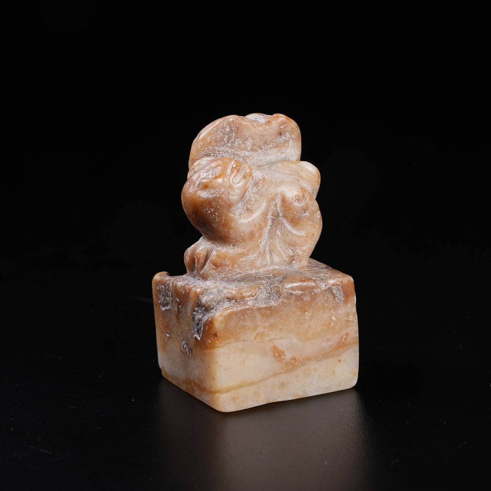 A ARCHAIC JADE SEAL WITH BEAST KNOB: Archaic Jade Seal with Beast Knob