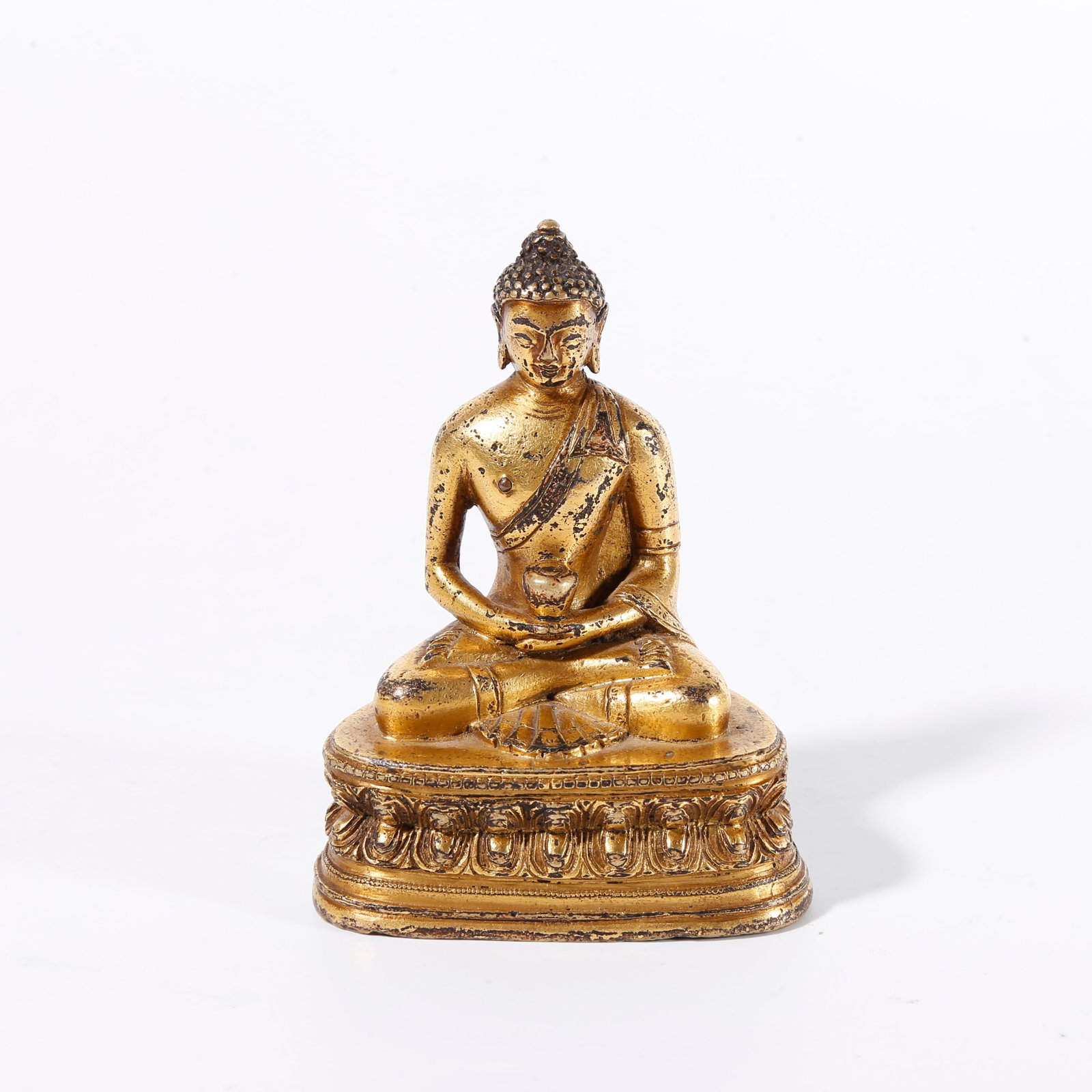 A GILT?BRONZE STATUE OF AMITAYUS BUDDHA: Gilt?bronze statue of Amitayus Buddha