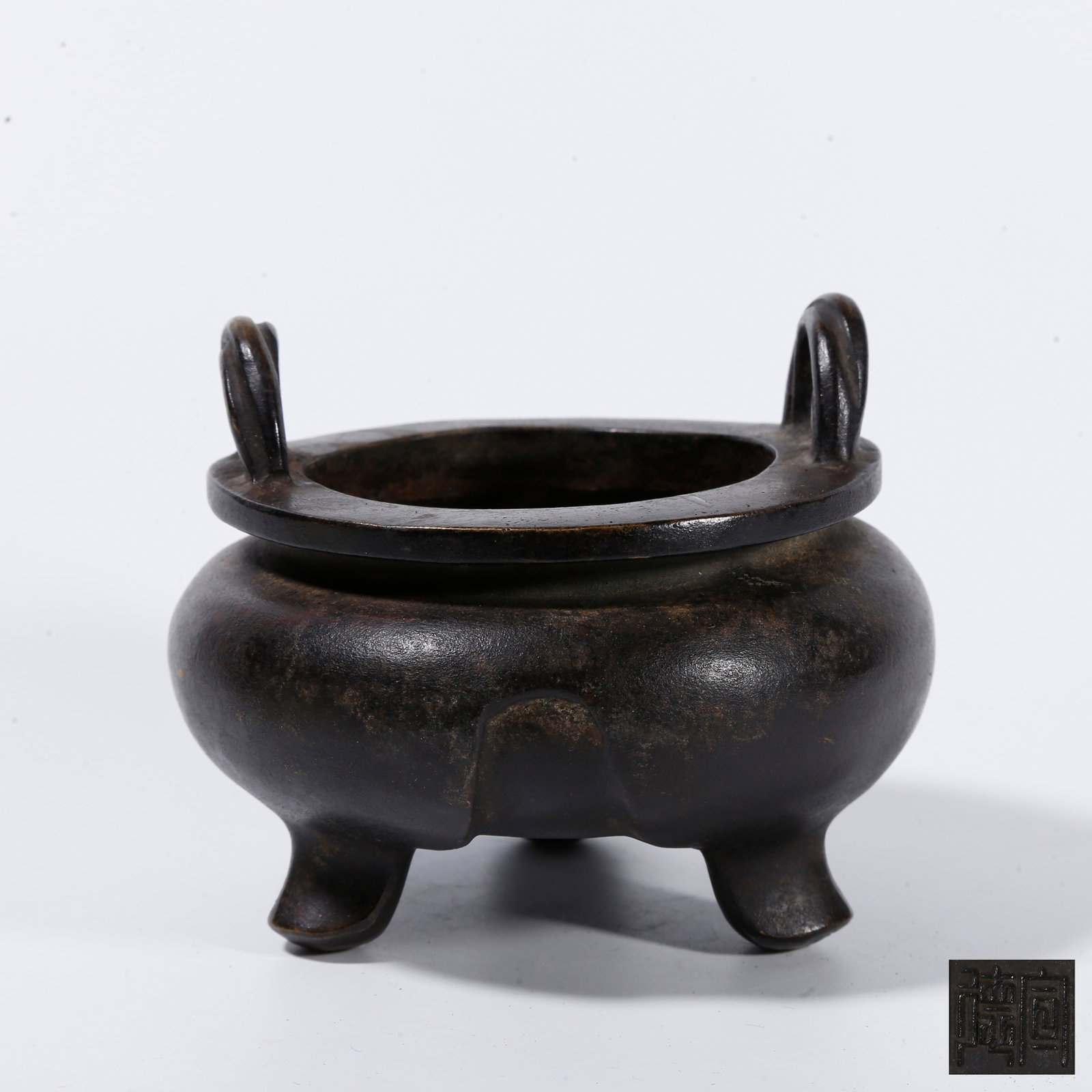 A BRONZE ROPE?HANDLE CENSER: Bronze rope?handle censer