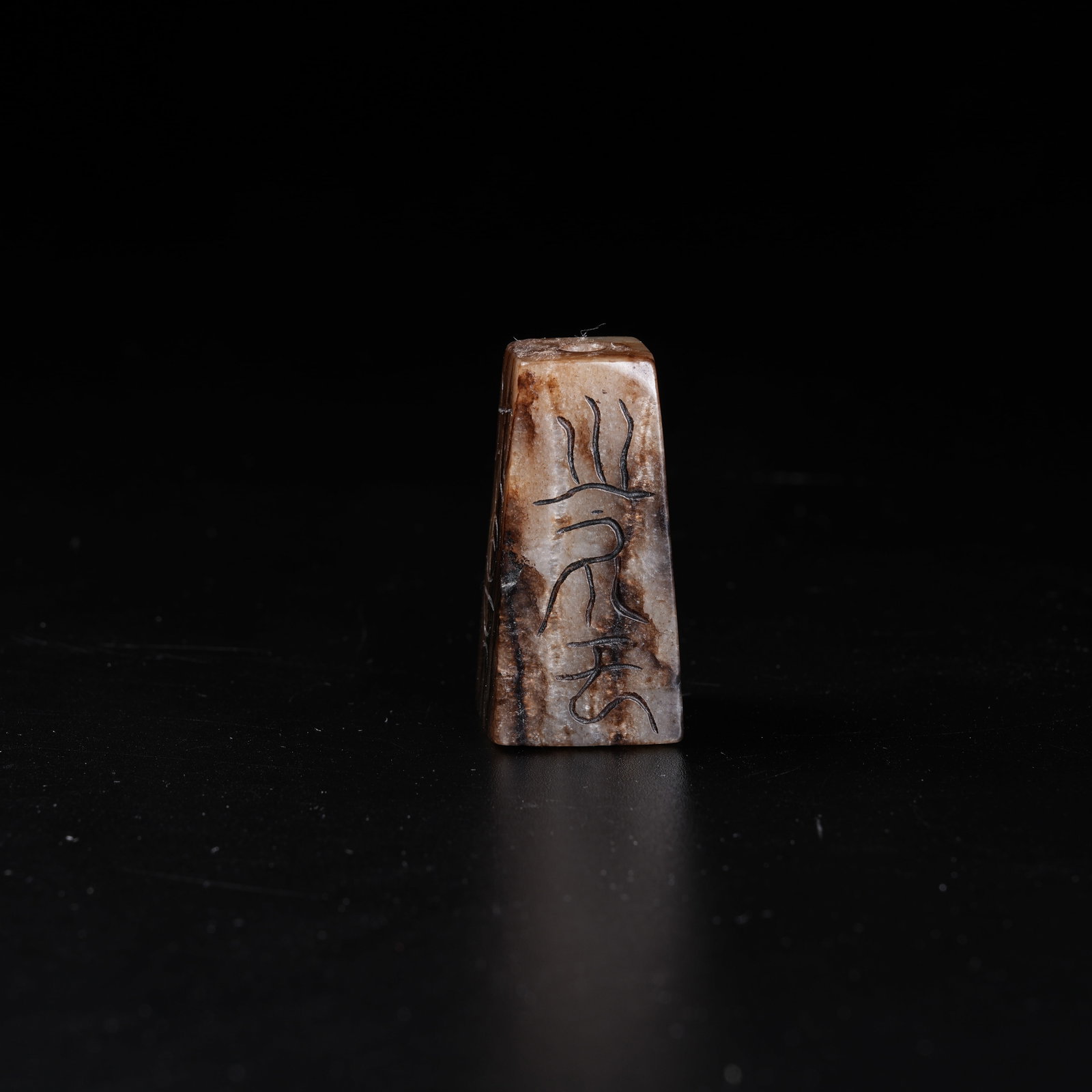 A ARCHAIC JADE LEZI - 4