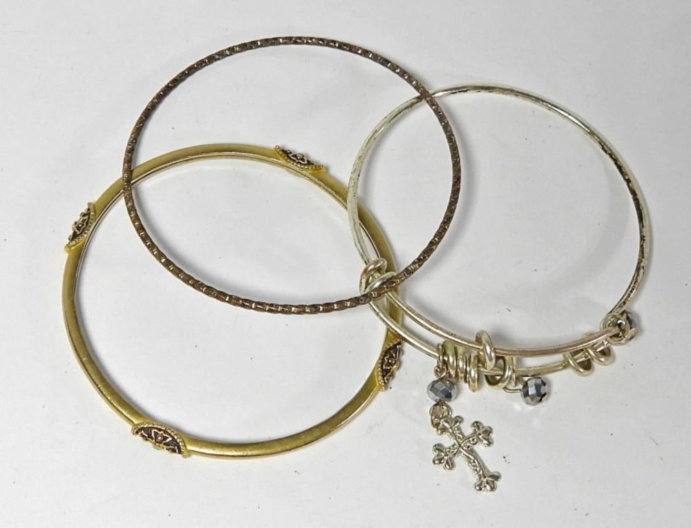 (3)CLASSIC STYLE BANGLE LOT - 2