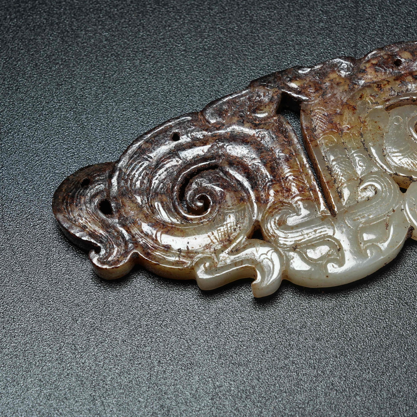A ANCIENT JADE ASSEMBLED PENDANT WITH DRAGON PATTERN - 2