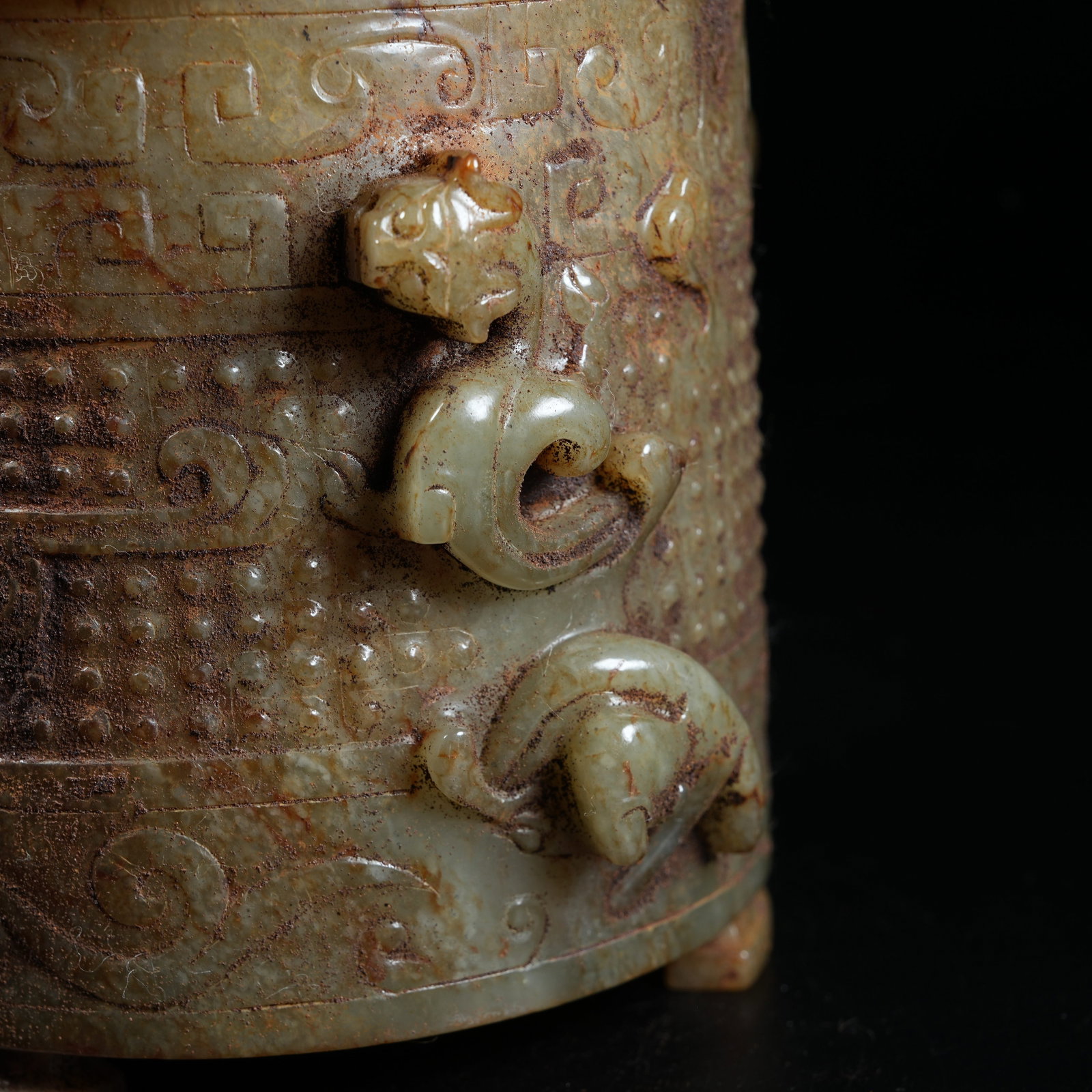A ANCIENT JADE SLANTED CUP WITH PHOENIX PATTERN - 6