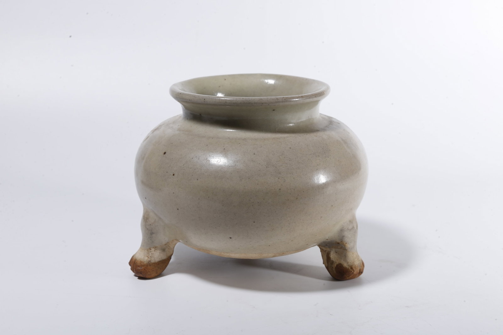 A CELADON THREE?LEGGED CENSER - 3
