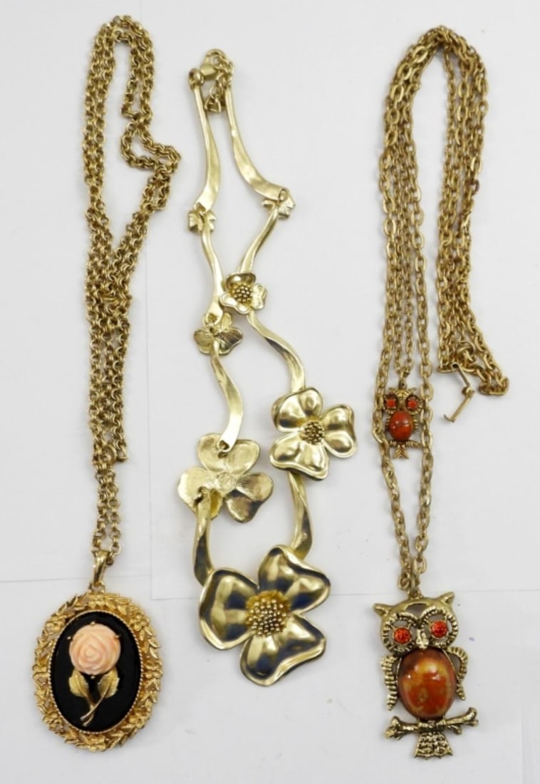 (3)UNIQUE NECKLACE LOT: (3)UNIQUE NECKLACE LOT