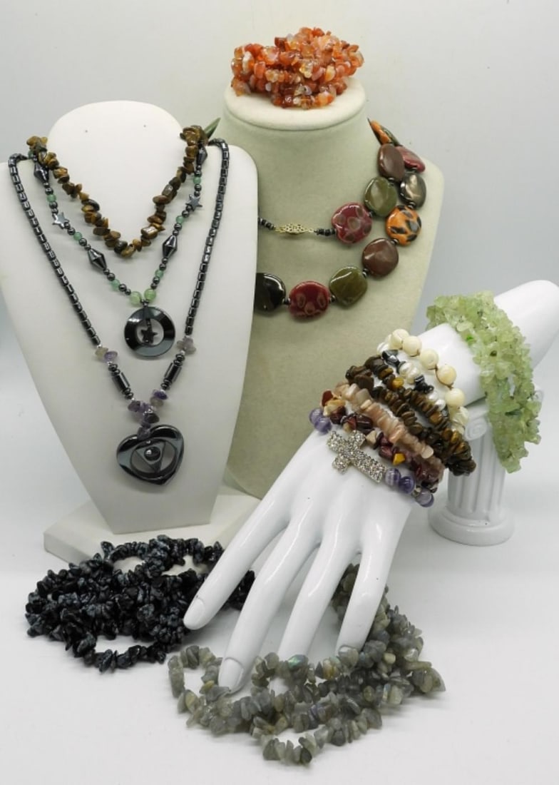 (15) NATURAL GEMSTONE NECKLACES & BRACELETS: (15) NATURAL GEMSTONE NECKLACES & BRACELETS