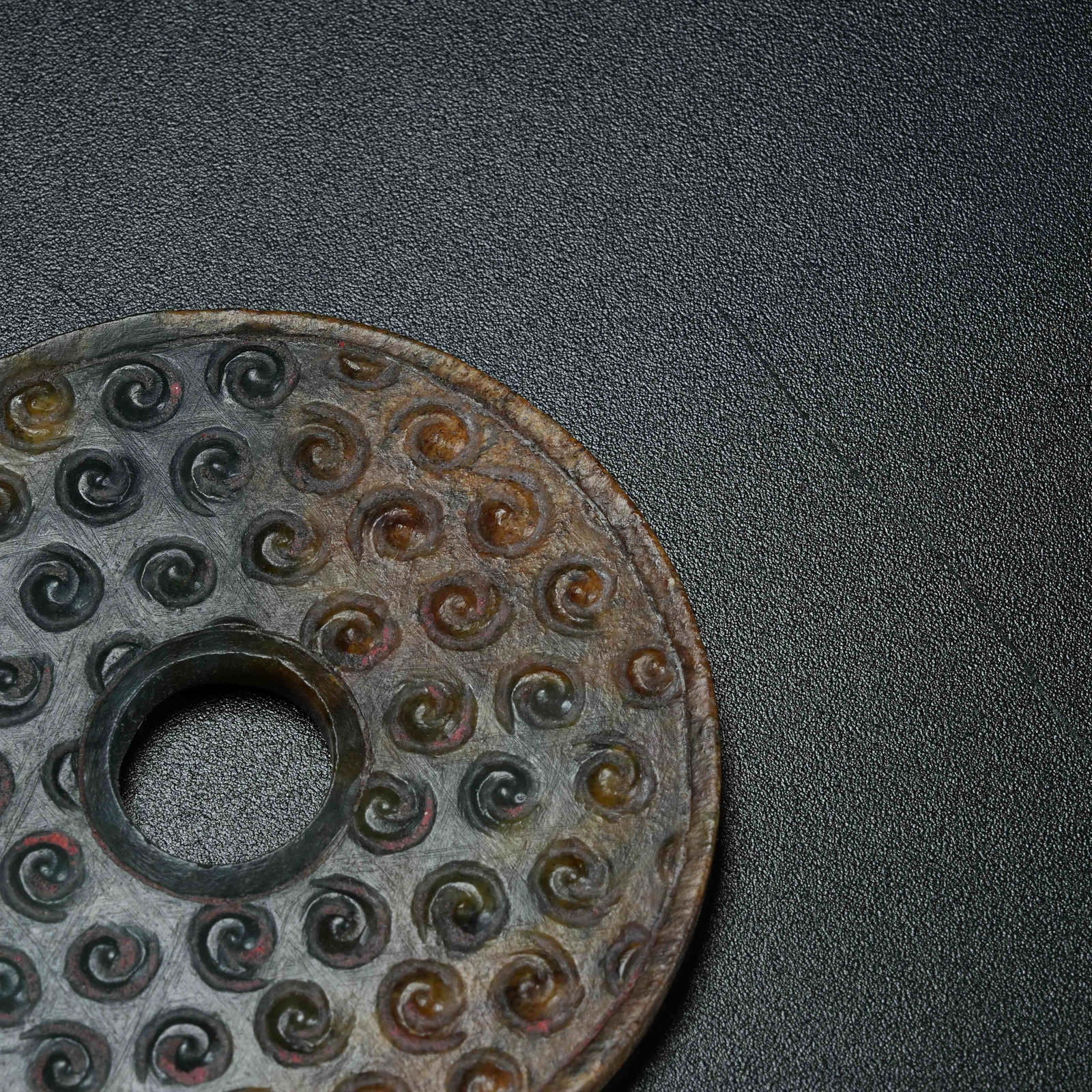 A ANCIENT JADE BI DISC WITH HOOKED CLOUD PATTERN - 2
