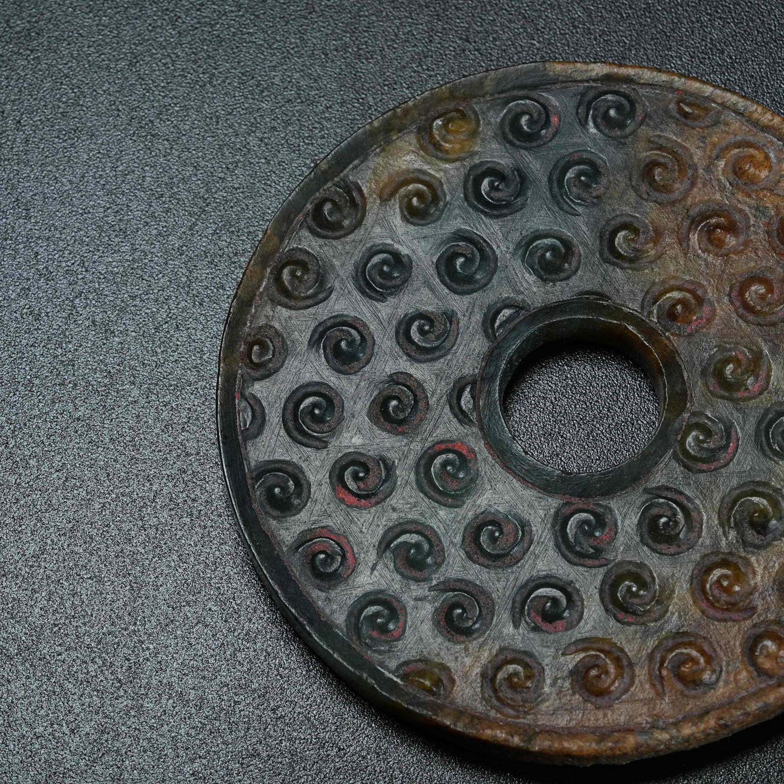 A ANCIENT JADE BI DISC WITH HOOKED CLOUD PATTERN - 3