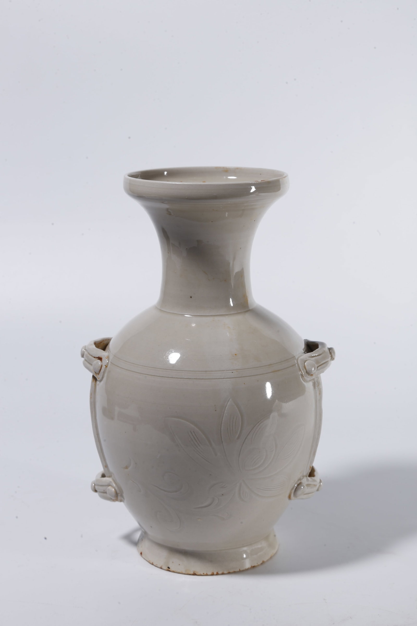 A DING WARE INCISED STRAP?MOUNTED VASE - 3