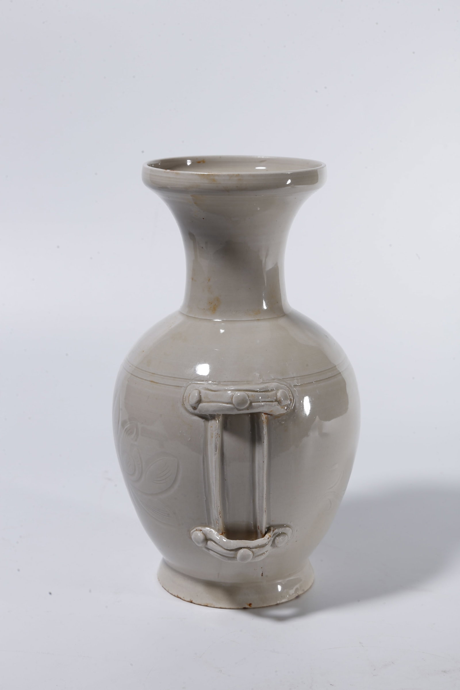 A DING WARE INCISED STRAP?MOUNTED VASE - 4