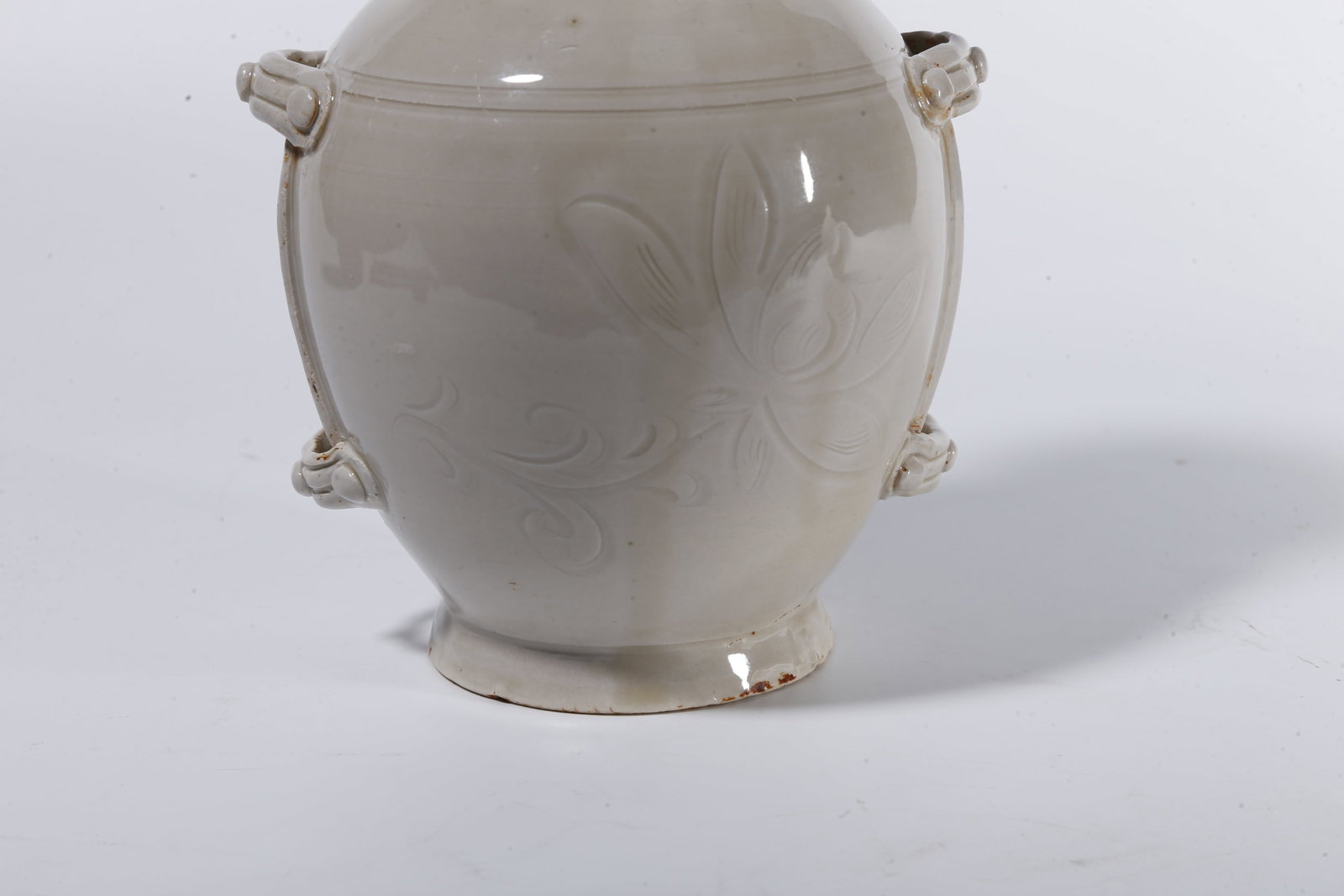 A DING WARE INCISED STRAP?MOUNTED VASE - 6