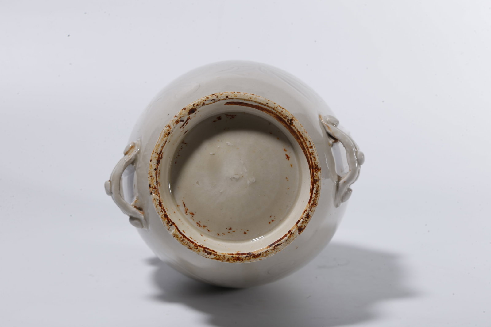 A DING WARE INCISED STRAP?MOUNTED VASE - 9