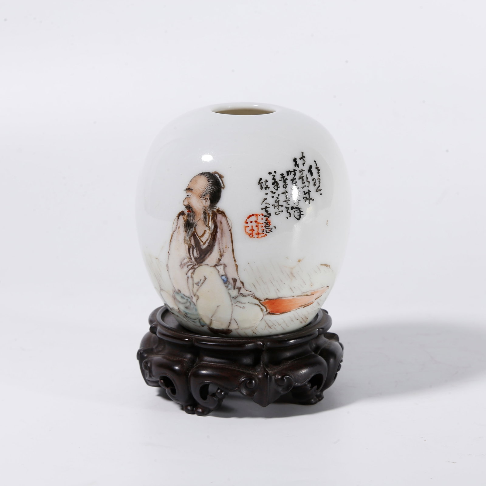 A WATER POT WITH FAMILLE?ROSE FIGURE STORY MOTIF: Water pot with famille?rose figure story motif