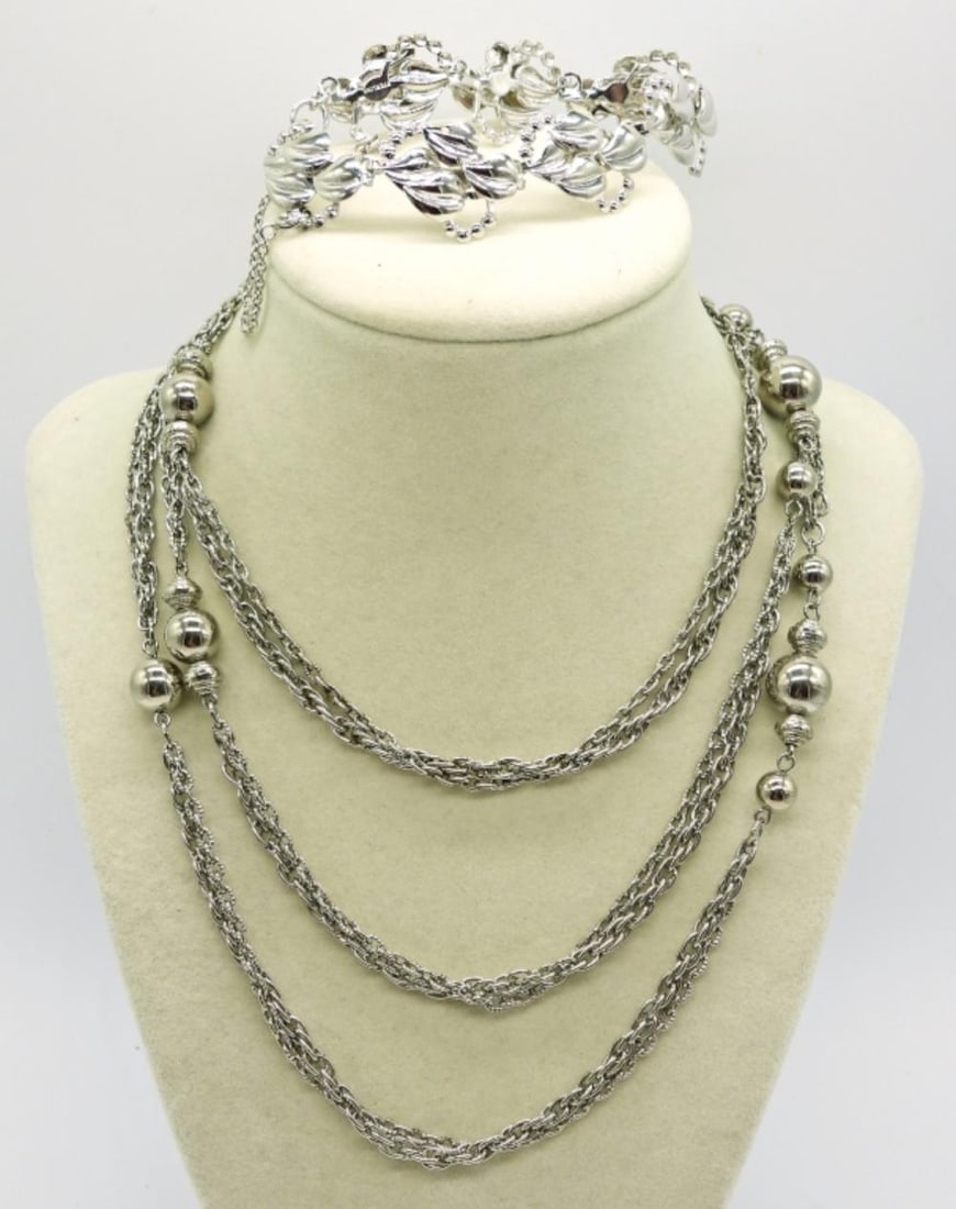 FASHION SILVER TONE NECKLACE AND BRACELET: FASHION SILVER TONE NECKLACE AND BRACELET