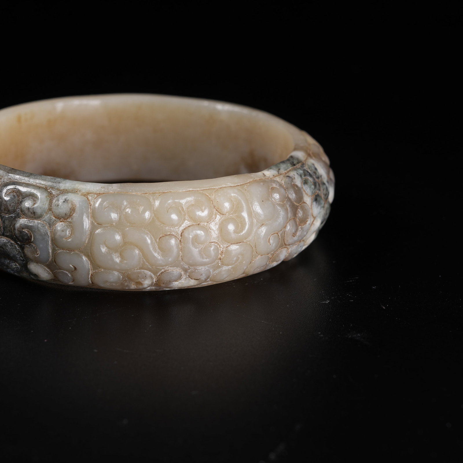 A ARCHAIC JADE BANGLE WITH HOOKED CLOUD PATTERN - 7