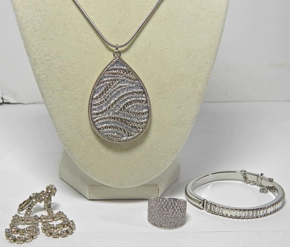 4 PC SILVER TONE JEWELRY SET (1 of 3)