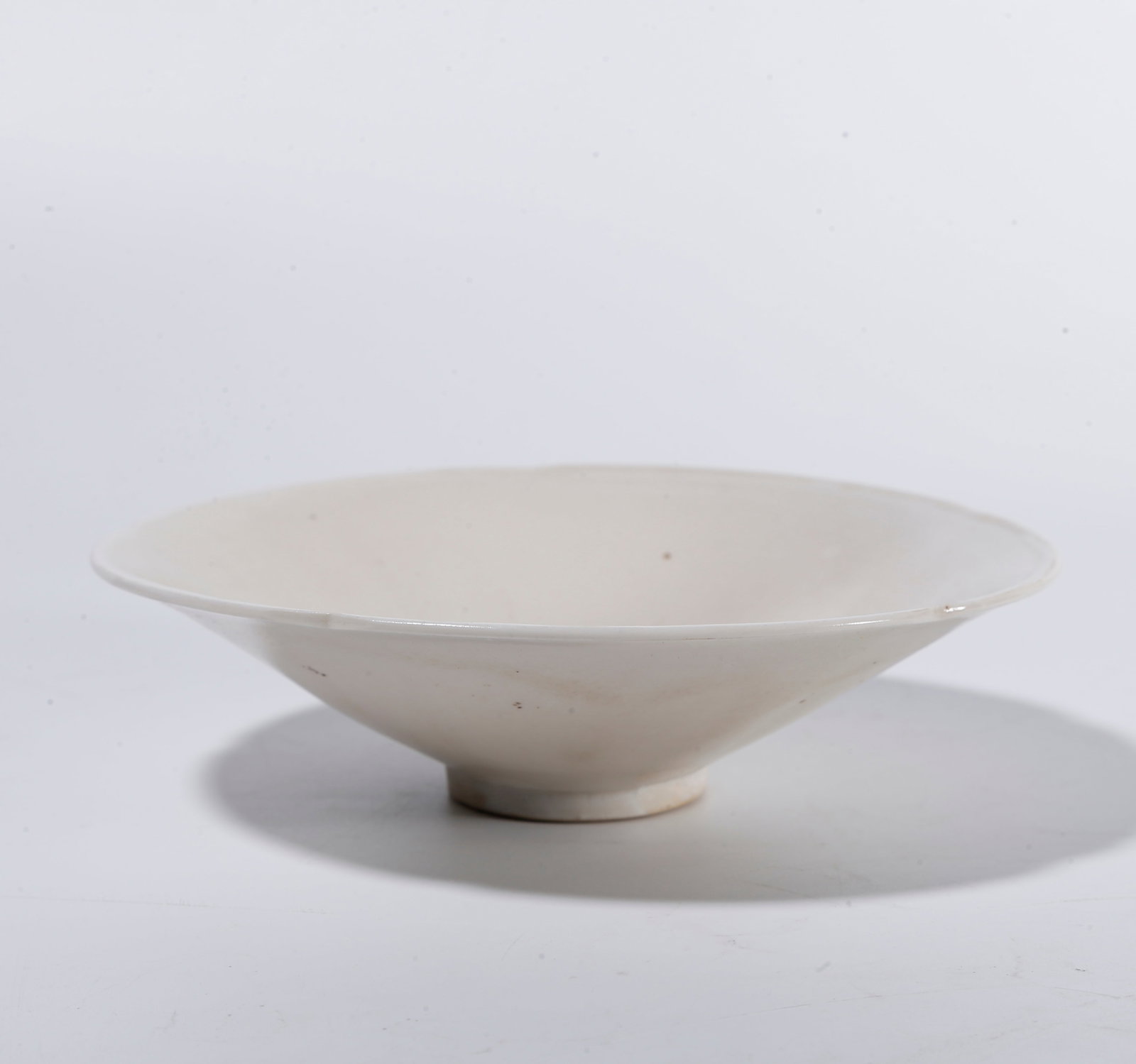 A DING WARE SUNFLOWER?MOUTHED WASHER (1 of 8)