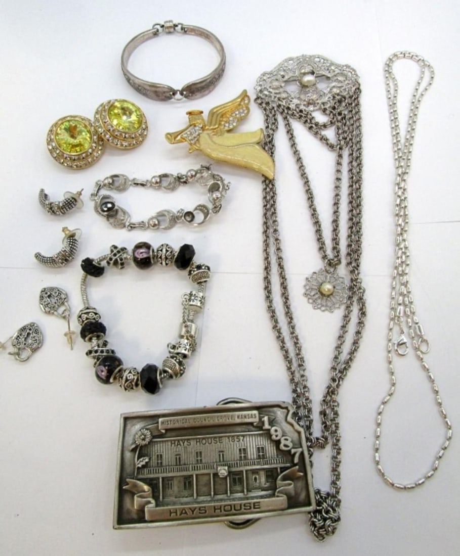 MIXED ACCESSORIES: MIXED ACCESSORIES
