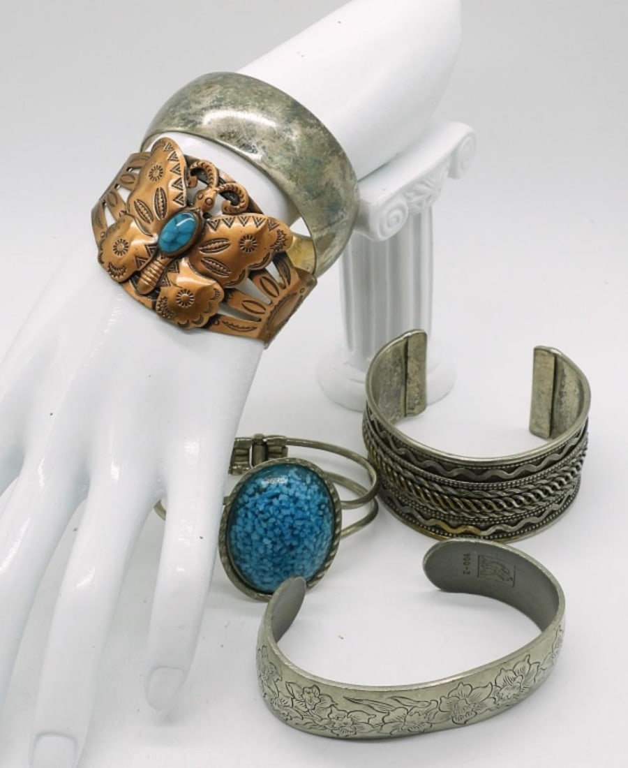 (5) BANGLE / CUFF BRACELETS: (5) BANGLE / CUFF BRACELETS