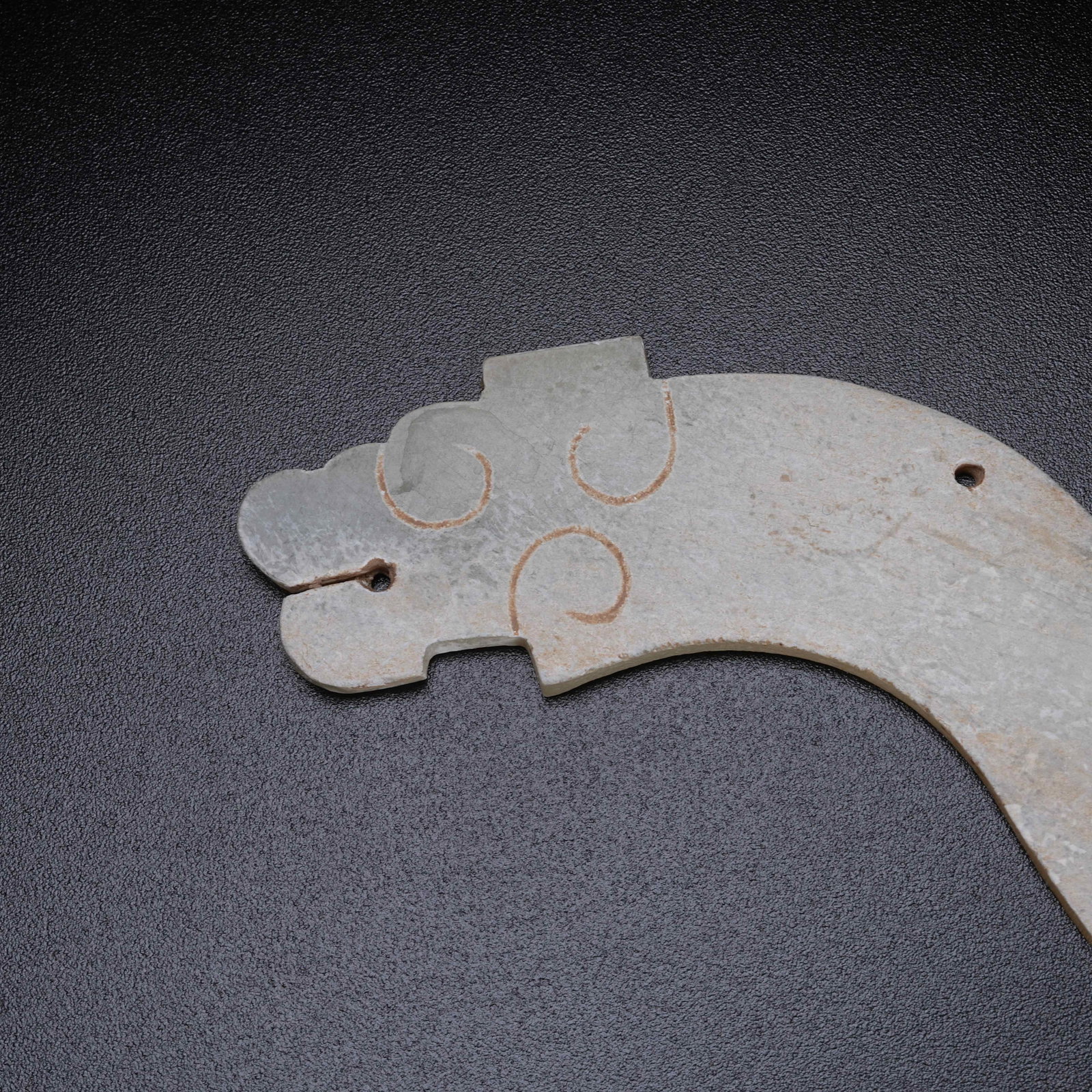 A ARCHAIC JADE DRAGON PATTERN PENDANT - 2
