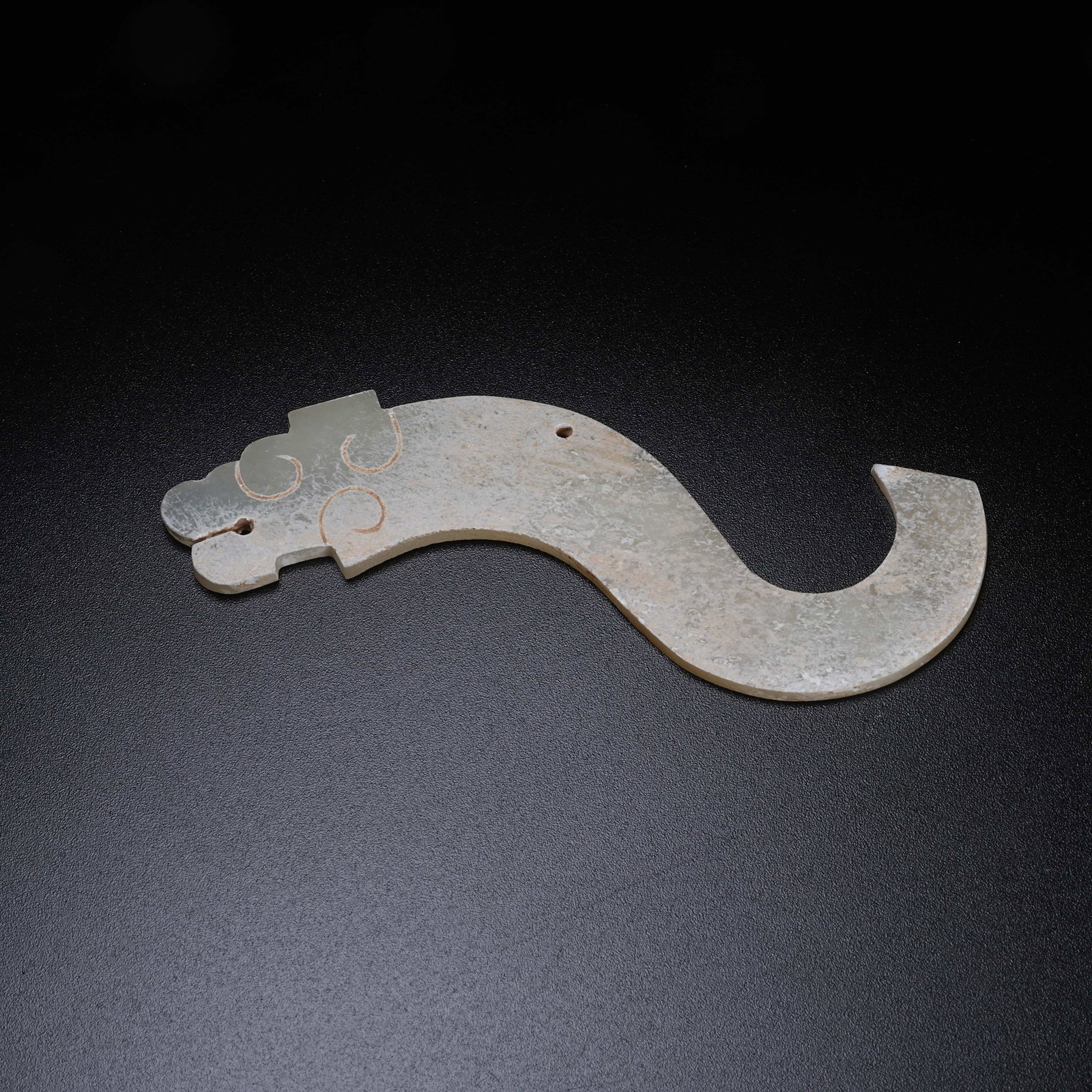 A ARCHAIC JADE DRAGON PATTERN PENDANT - 4