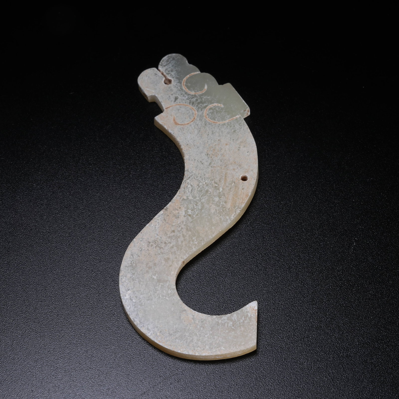 A ARCHAIC JADE DRAGON PATTERN PENDANT - 7