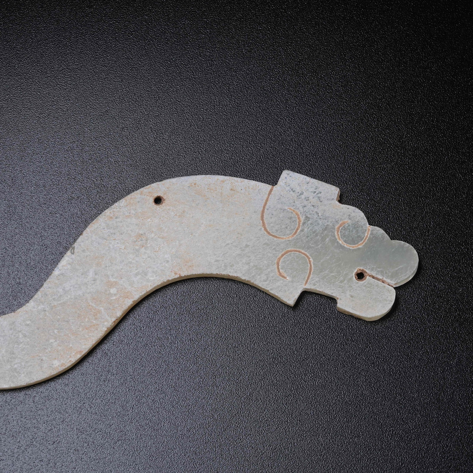 A ARCHAIC JADE DRAGON PATTERN PENDANT - 8