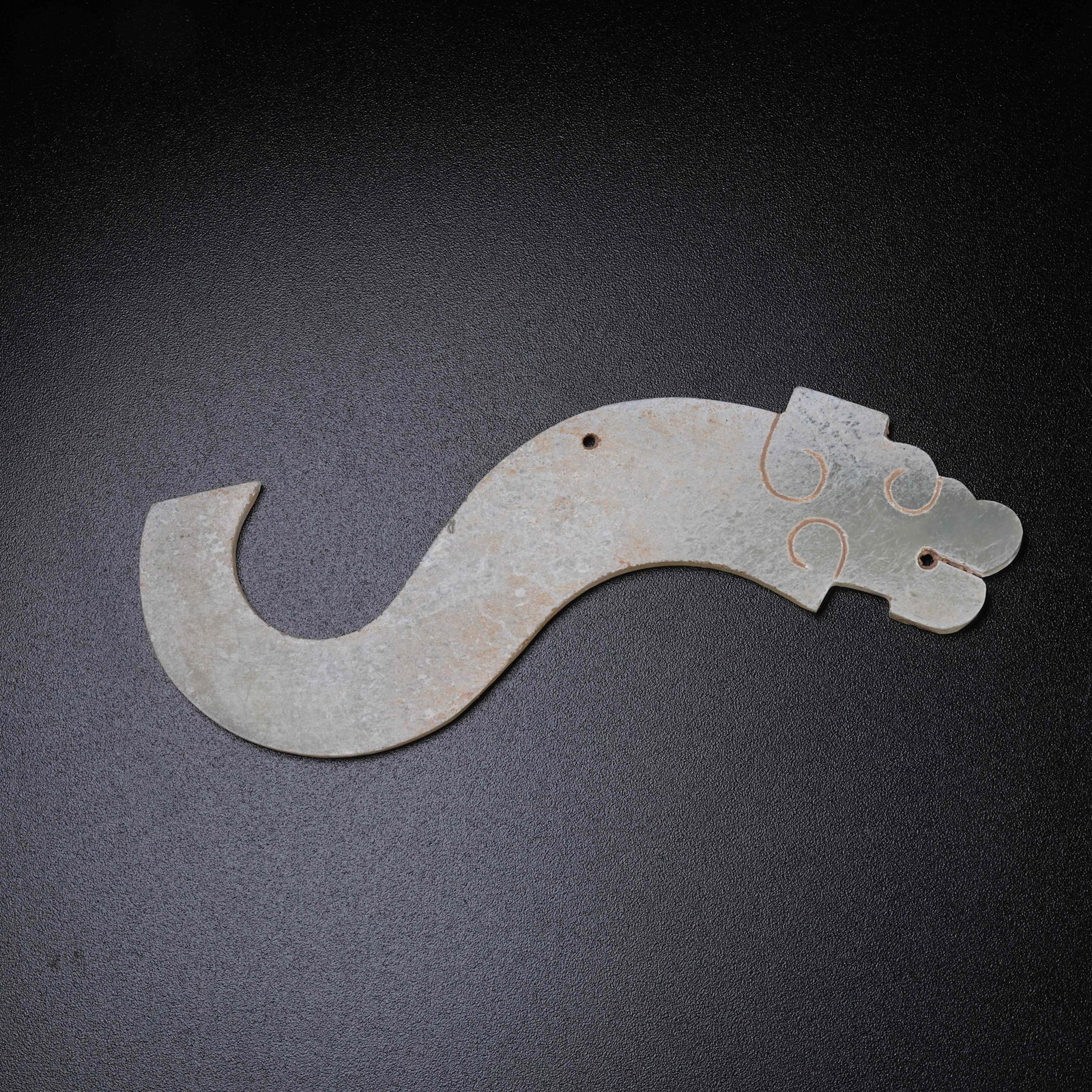 A ARCHAIC JADE DRAGON PATTERN PENDANT - 9