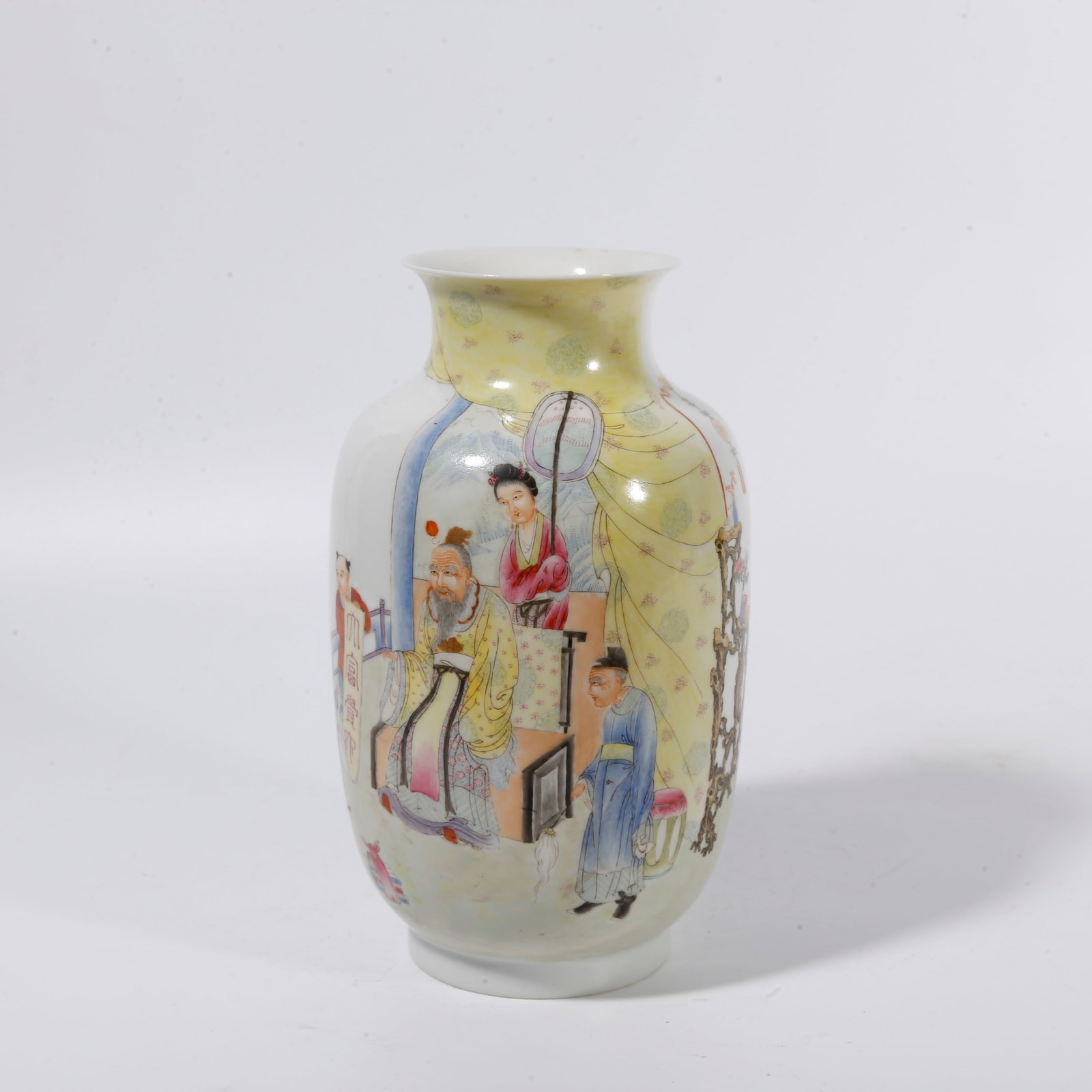 A LANTERN?SHAPED VASE WITH FAMILLE?ROSE FIGURE?STORY MOTIF: Lantern?shaped vase with famille?rose figure?story motif
