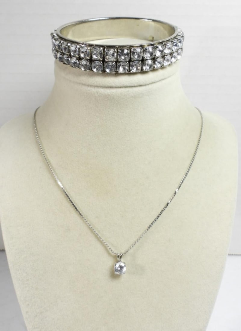 SOLITARE STYLE NECKLACE & BRACELET: SOLITARE STYLE NECKLACE & BRACELET